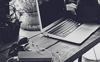 2月1日星期日，农历腊月十四，工作愉快，平安喜乐