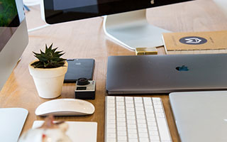 1月23日星期五，农历腊月初五，工作愉快，平安喜乐