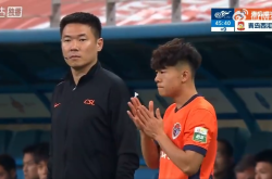 邝兆镭替补，本赛季第二次出场，这次时间会更多