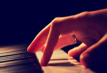 4月17日星期五，农历三月初一，工作愉快，平安喜乐